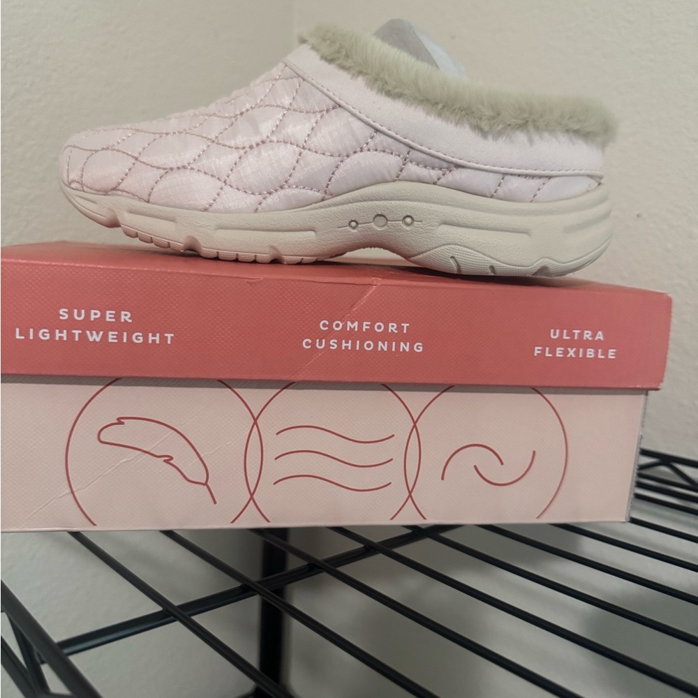 NIB
Size 6
Easy Spirit White Quilted Mules with Faux Fur 
Waterproof